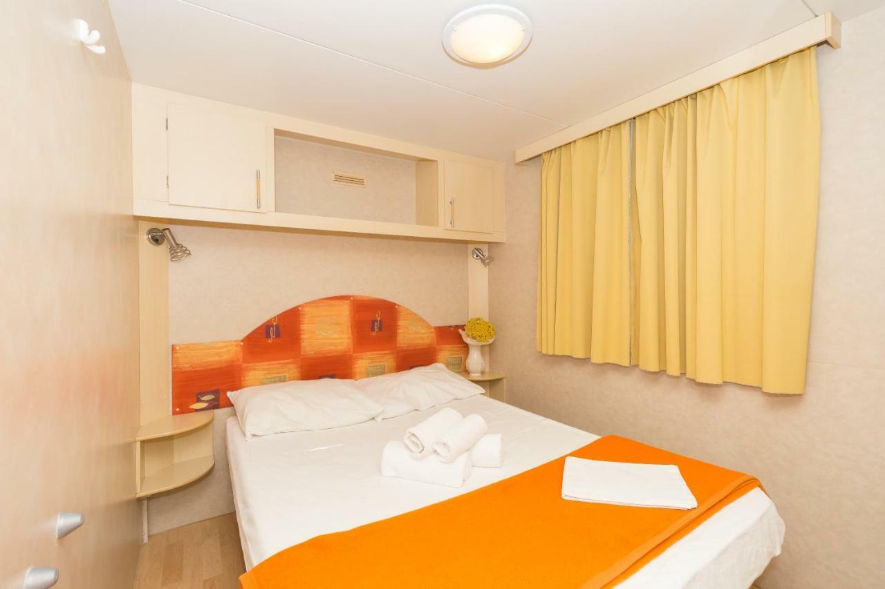 Diana & Josip Mobile Homes Biograd Na Moru Exterior photo